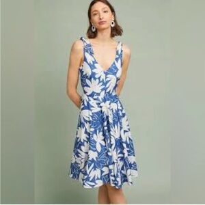 Hutch Blue White Floral Fit & Flare V-Neck Dress Size 6 Anthropologie